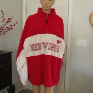 XXL - Gently Used Soft Red Wings Pull Over